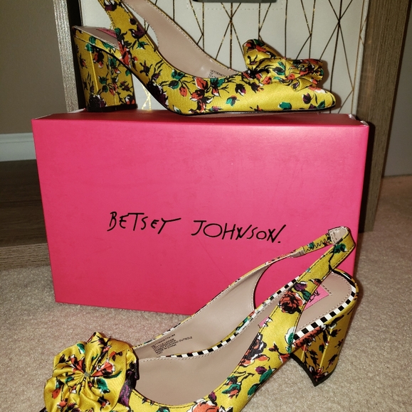 Betsey Johnson Shoes - Betsey Johnson Shoe 7 (New. Never worn.)